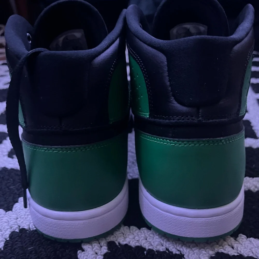 Jordan Access BRAND NEW Nike Green & Black Basketball Sneakers